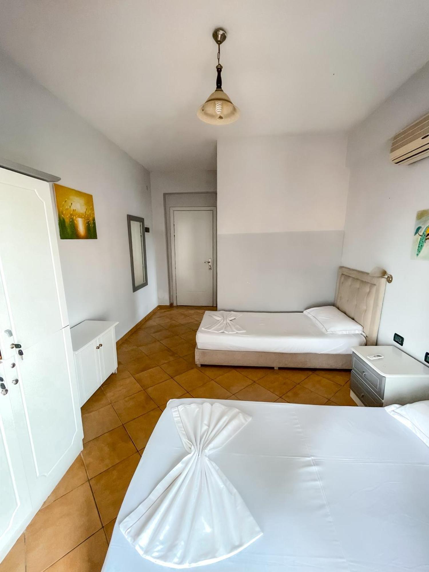 Hotel Kanina Sarande Exterior photo